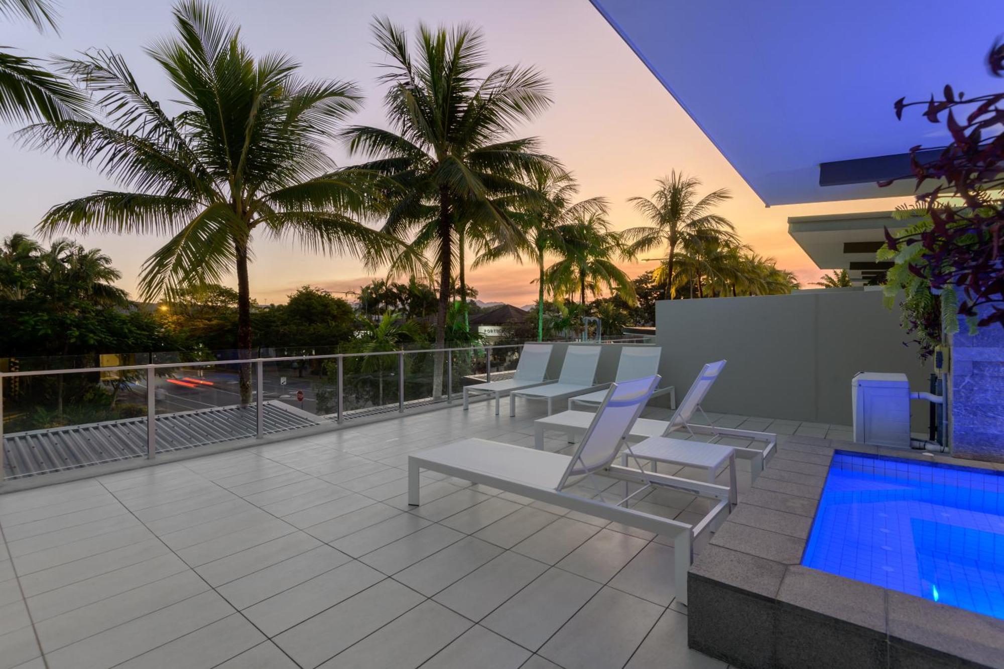 Coconut Grove Aparthotel Port Douglas Exterior foto